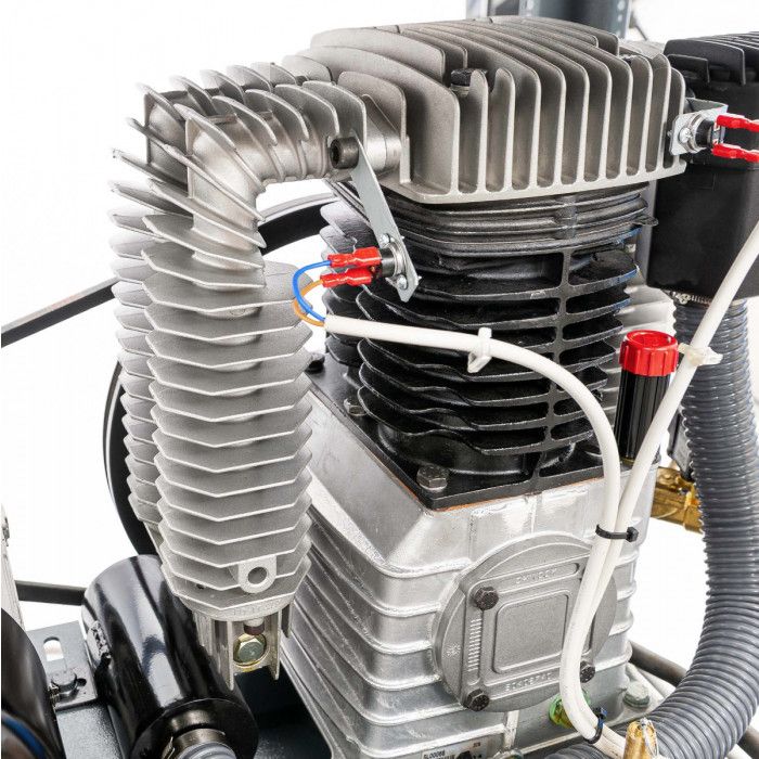 Cichy kompresor dwutłokowy APZ 600+ 11 bar 5.5 KM/4 kW 400V 555 l/min 3 l - połączenie gwiazda-trójkąt